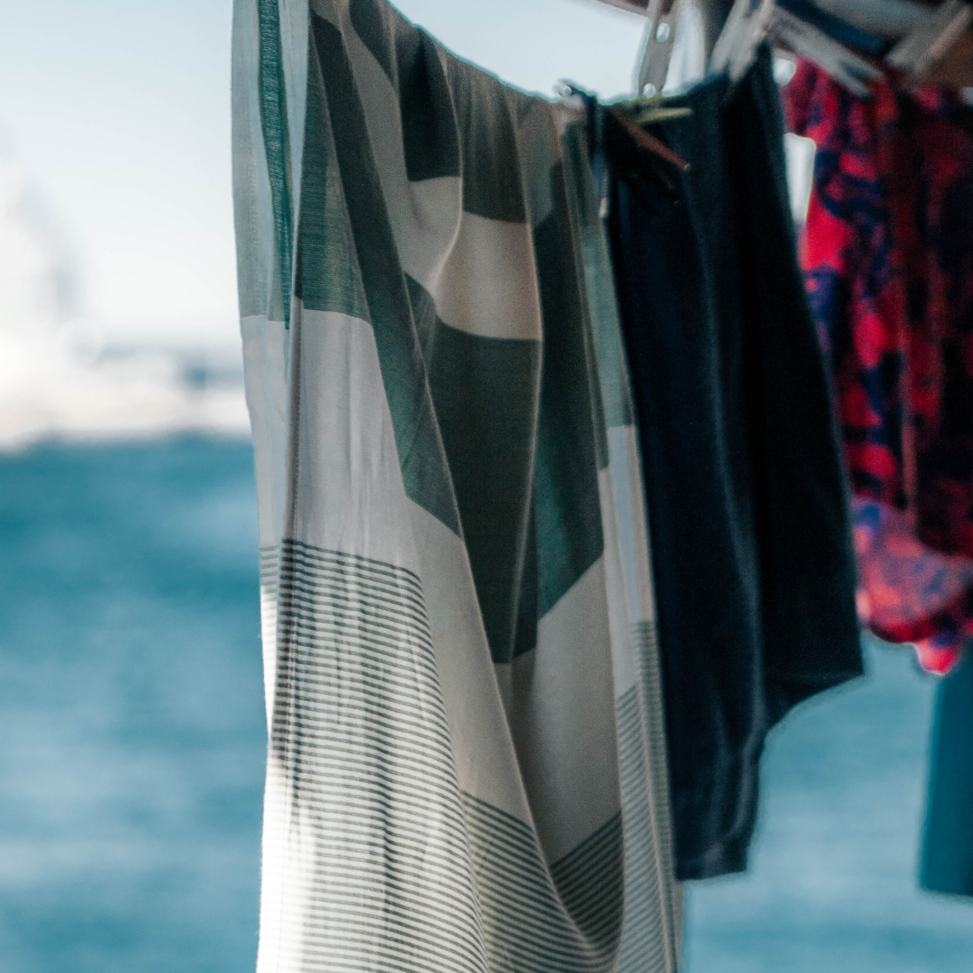 zeleno beli bambus peskiri vise na palubi